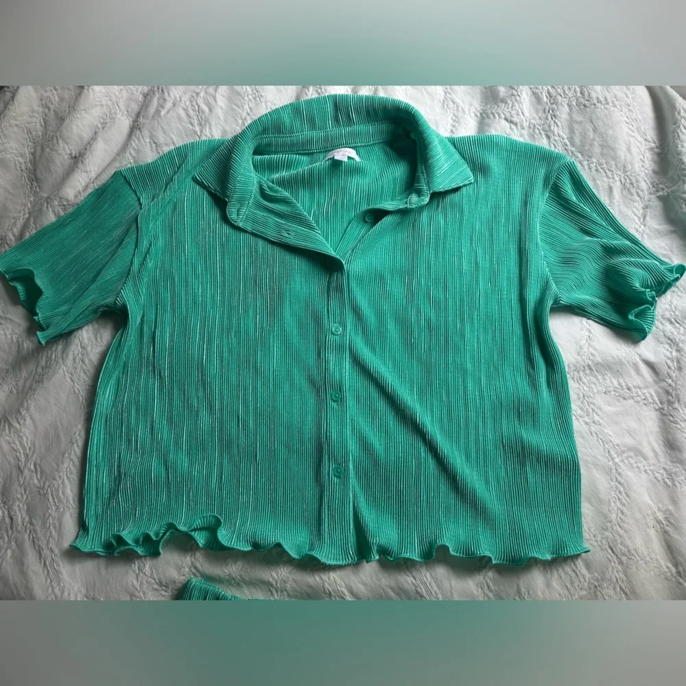 Colsie Green Ribbed Sleepwear Set - Picture 4 of 8